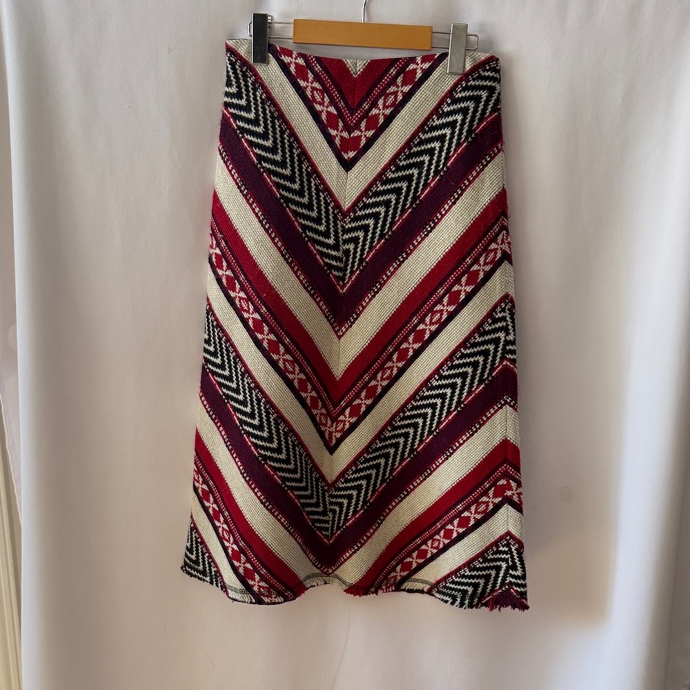 Zara midi chevron skirt-Size M